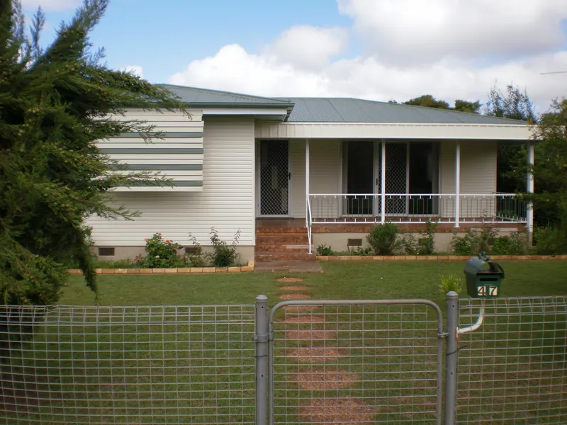 Timber Home Close to School and Town