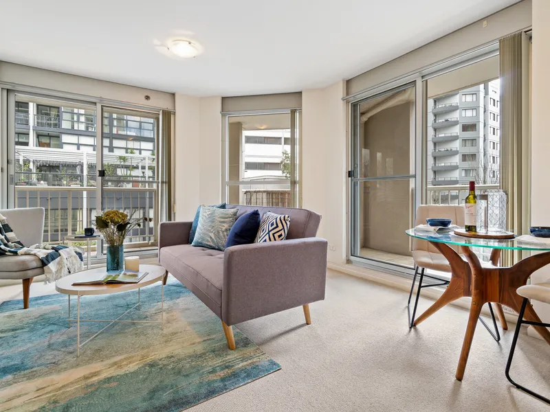 PERFECT CITY PAD WITH WRAP AROUND BALCONY