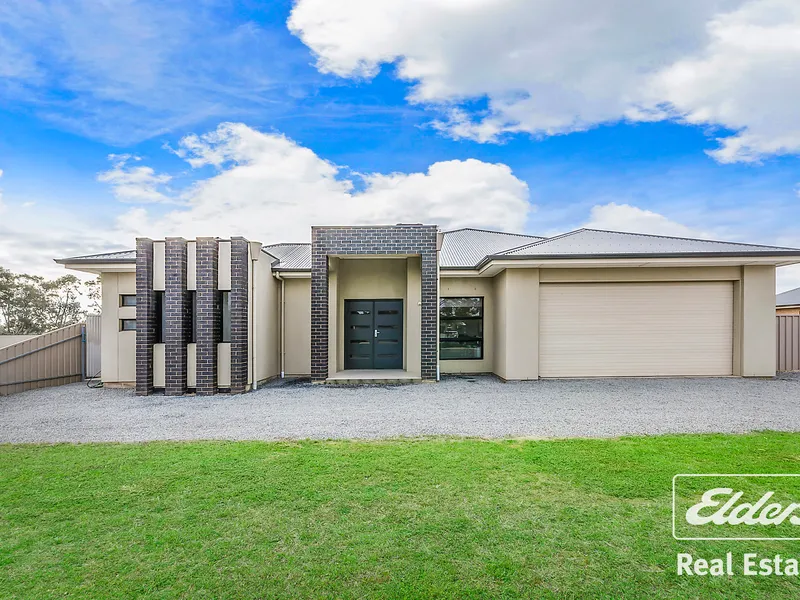 4 BEDROOM HOME/ HUGE SHEDDING/ 1/2 ACRE BLOCK