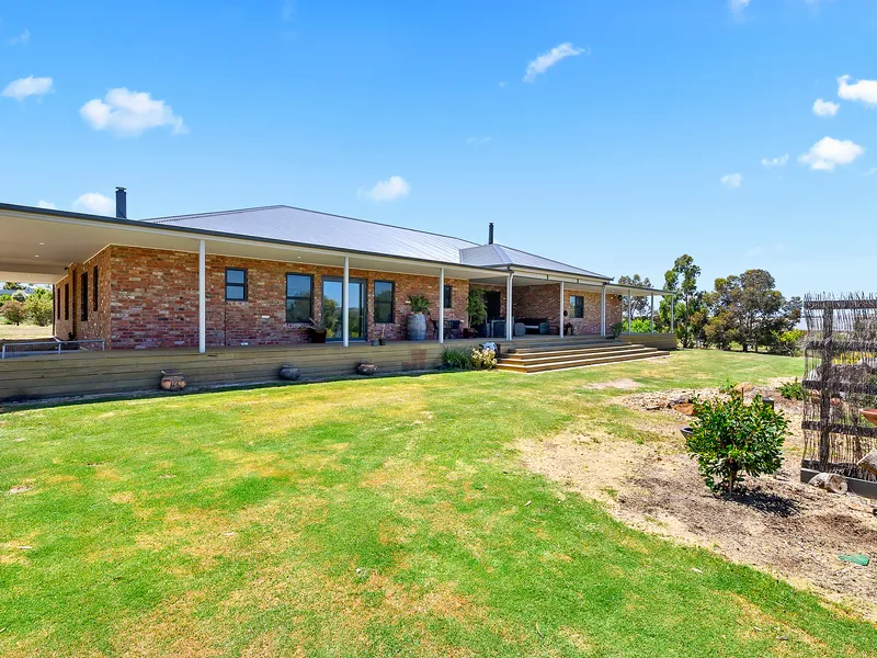 Family home on 2 acres