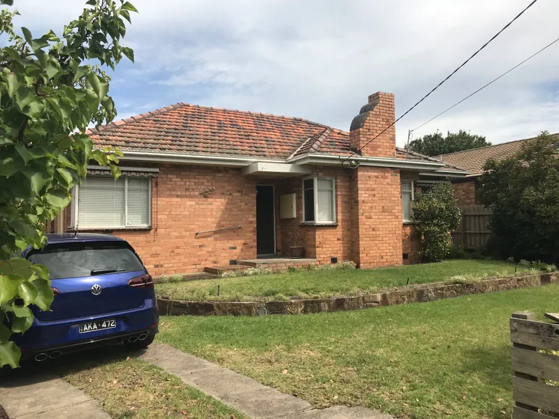 Original 3-bedroom brick family home in a central Beaumaris location!