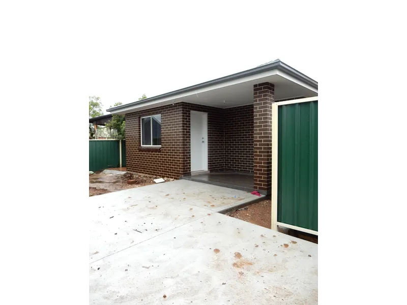 MODERN 2 BEDROOM GRANNY FLAT