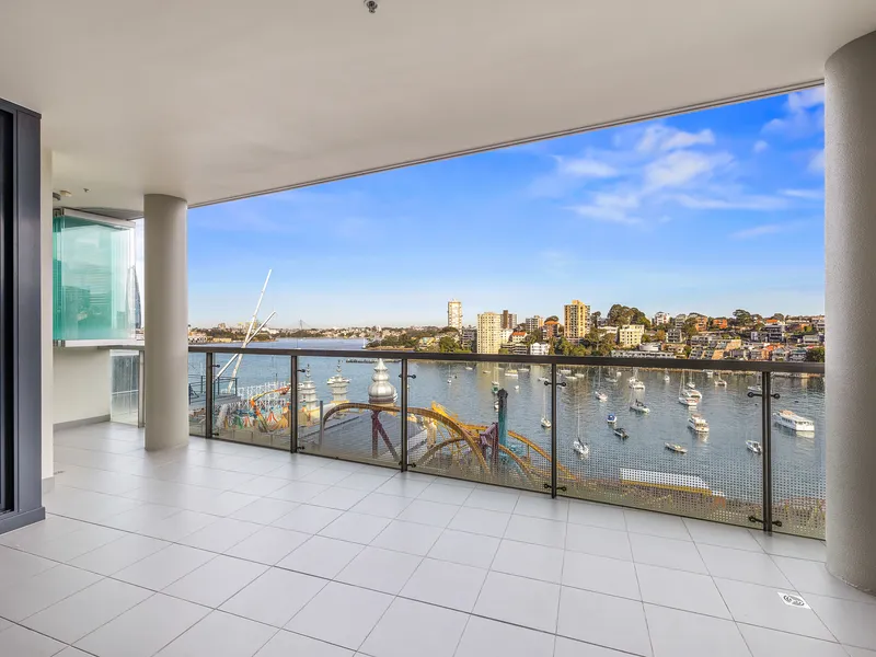 Apartment with Breathtaking Water View in Prime Location