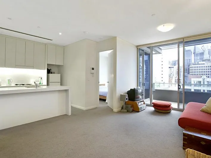 FANCY A COSMO ON KING ST WHARF? EXECUTIVE ONE BEDROOM IN THE BEST LOCATION!