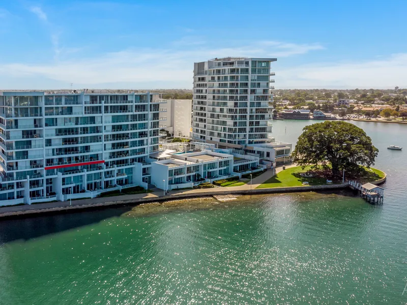 WHAT A VIEW! - WHAT A LIFESTYLE!