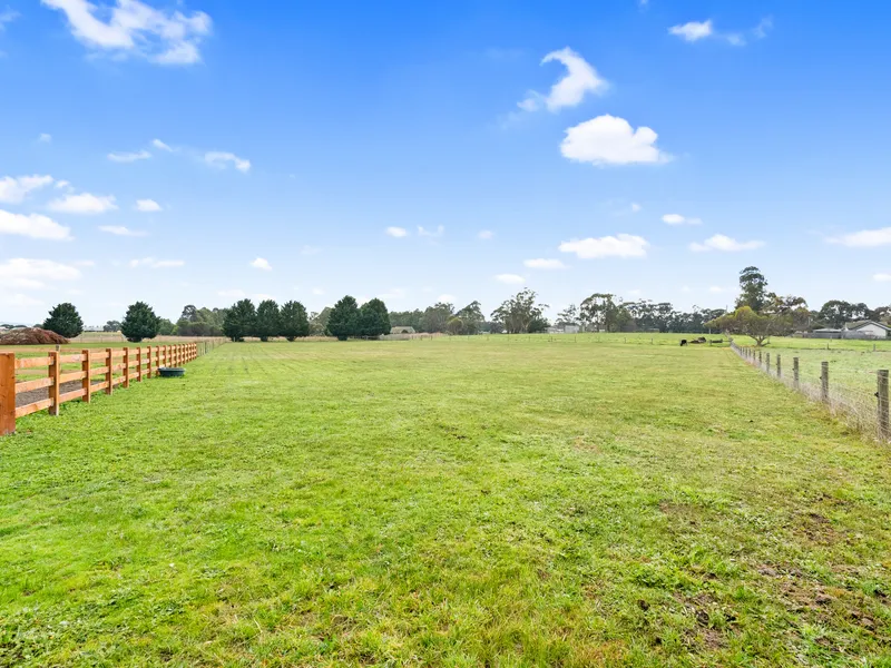 Your Picture Perfect Retreat Awaits at 23a Feely Court!