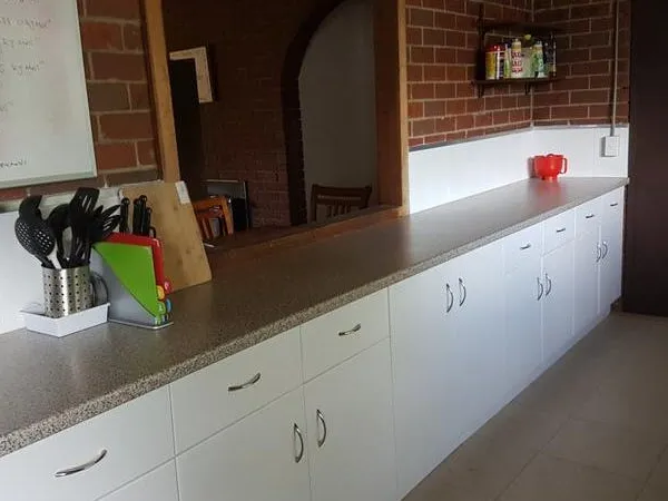 AFFORDABLE ACCOMMODATION - NEW KITCHEN
