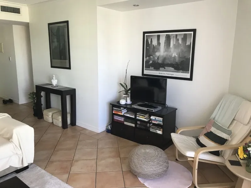 Fabulous 2bed 2bathroom Apartment with River Views!