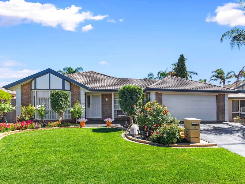 Substantial Family Home with Extensive Indoor & Outdoor Entertaining in the Prestigious ‘Horndale Park� Estate