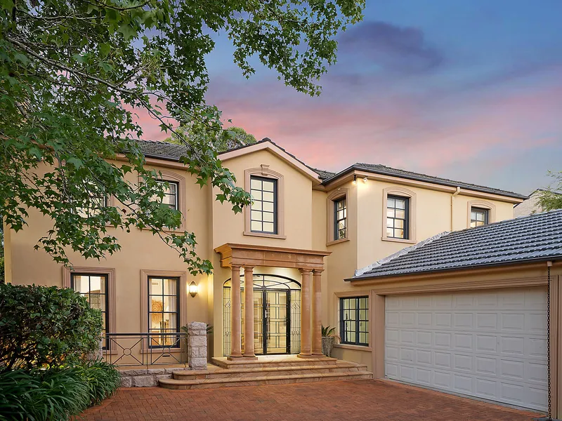 Grand luxurious family home in a premier location