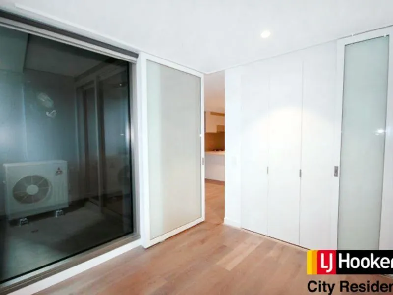 The Fifth - 2 Bedroom Apartment In Modern CBD Complex!
