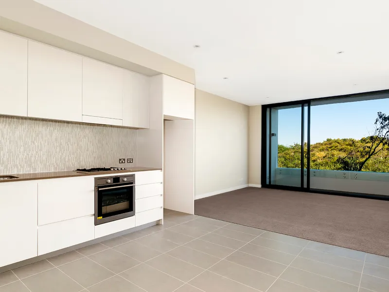 Spacious and stylish coasal abode with ocean views