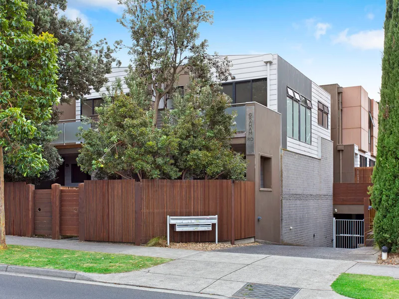 Easy Living Meets Al Fresco Life