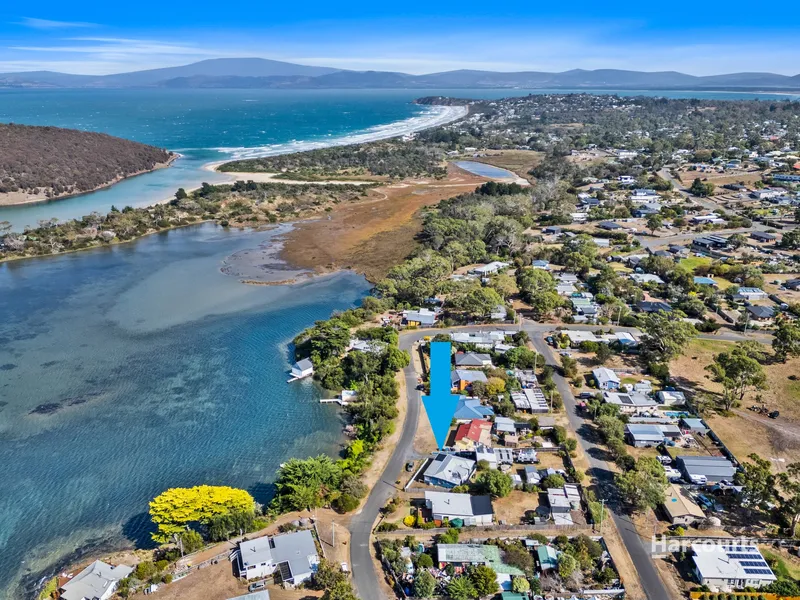 Low maintenance living in superb Carlton River