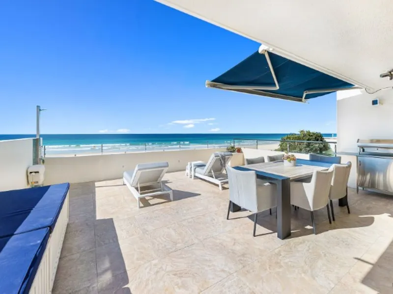 ABSOLUTE BEACHFRONT FURNISHED APARTMENT IN THE HEART OF NOBBY'S BEACH
