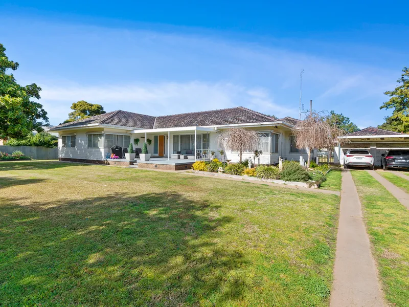 If its space and peace you're seeking, here is your opportunity!