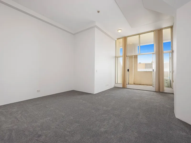 LOVELY WAREHOUSE CONVERSION, CAMPERDOWN