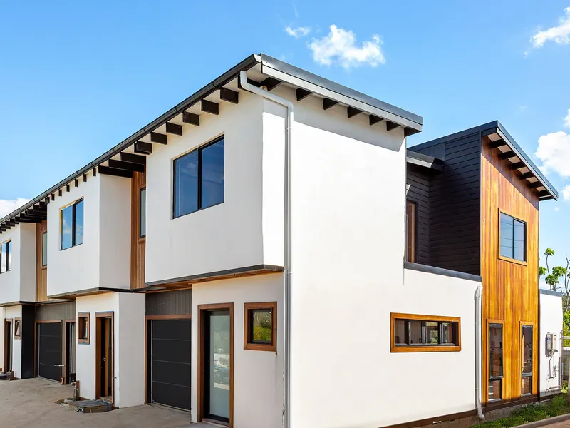 Charming Townhouse Finished with Stunning Natural Materials