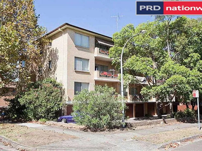 UPDATED TWO BEDROOM UNIT IN A QUIET  HANDY LOCATION!!!