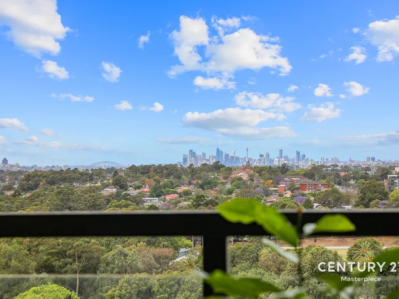 Stunning city & Harbour Bridge views, and close-to-everywhere convenience.