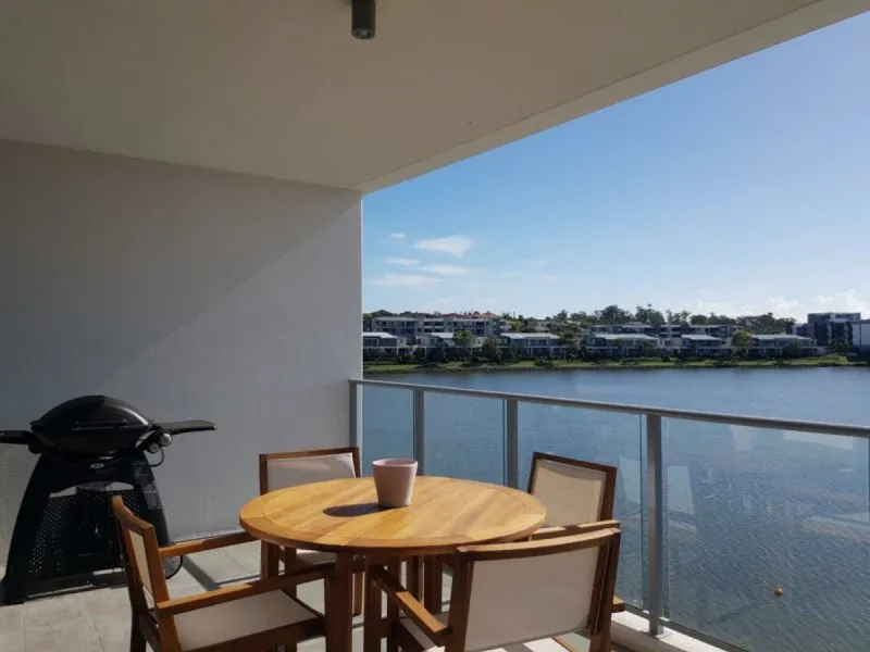 RESORT STYLE COMPLEX WITH STUNNING WATER VIEWS