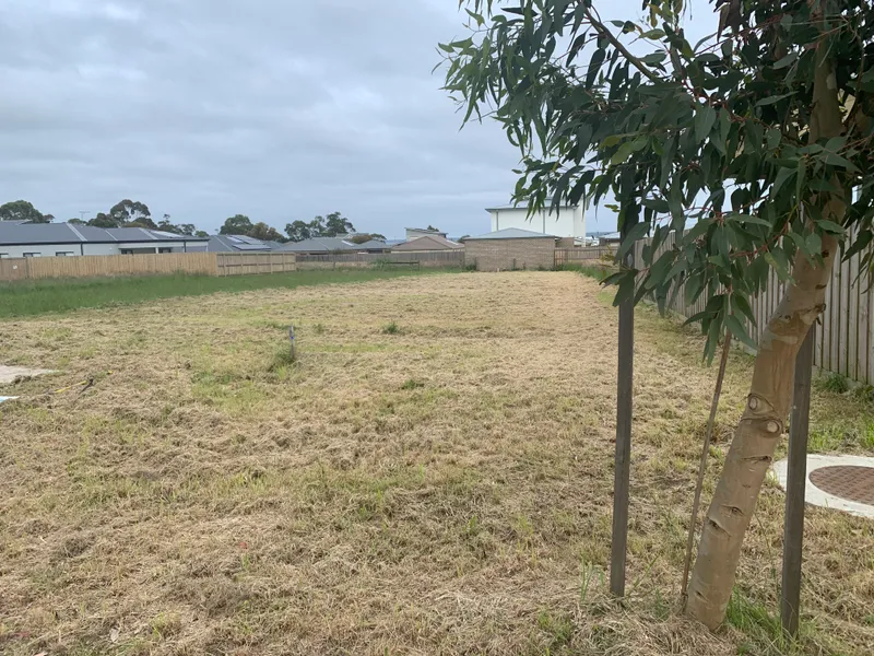 BUILD A NEW HOME BY THE COAST FOR THE BEST OF BOTH WORLDS!