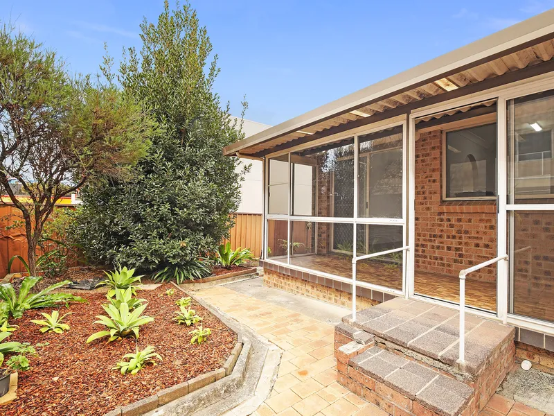 Great Value Living, Walk to Waterfront & Shopping