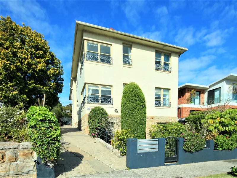 ONE BEDROOM APARTMENT PLUS STUDY
