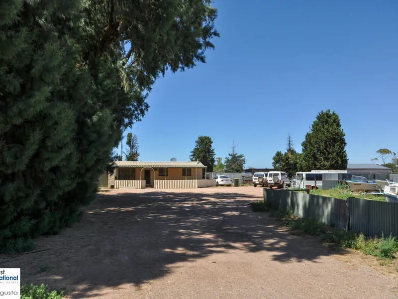 A LITTLE TREASURE - 1380m2 Allotment