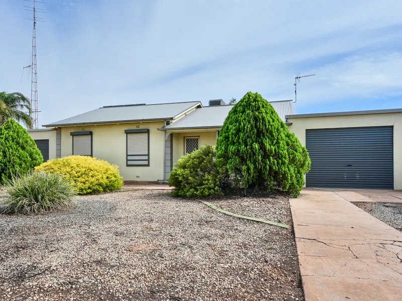 STUNNING EXTENDED FAMILY HOME WITH PLENTY OF ROOM