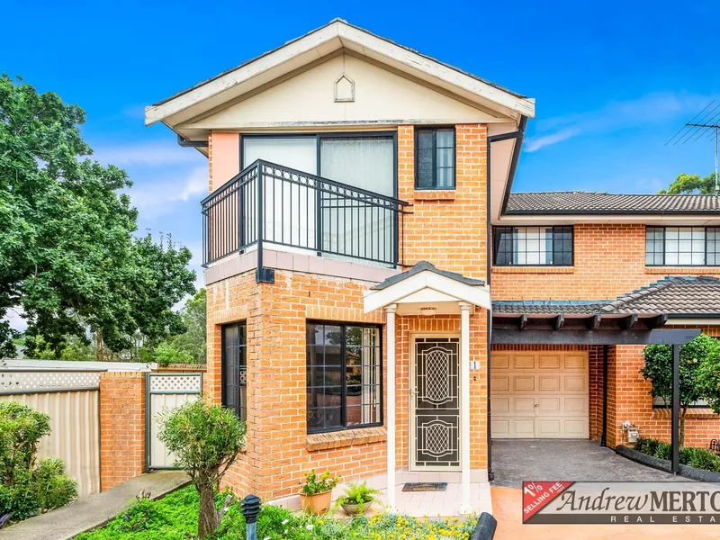 Outstanding Town House. 