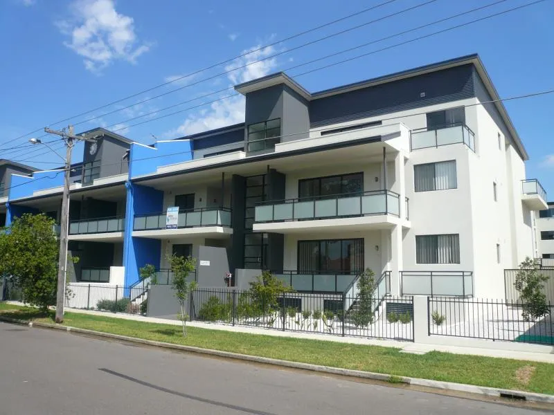 Spacious & Modern 3 Bedroom Apartment