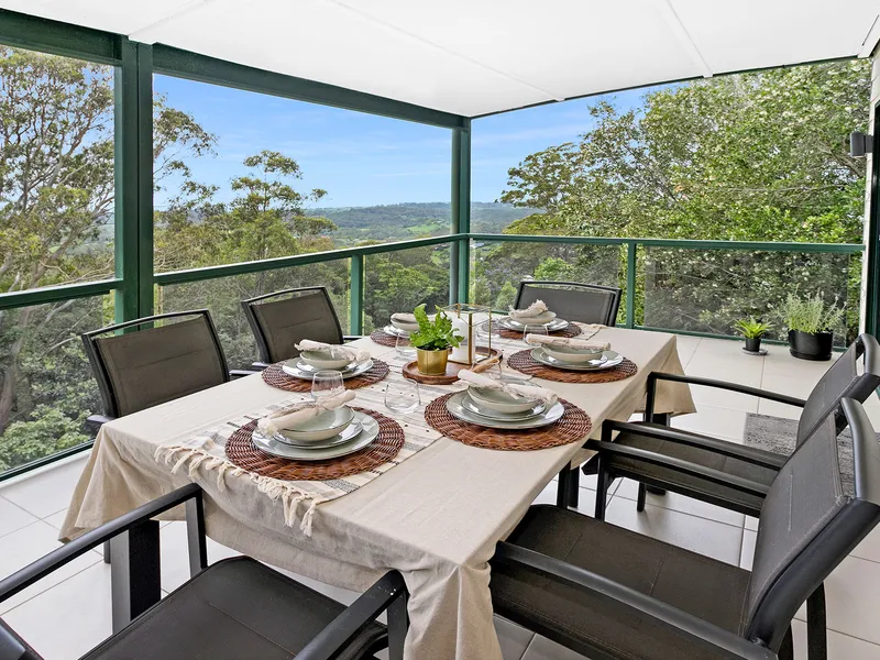 Contemporary, Modern Home Walk to Mapleton!