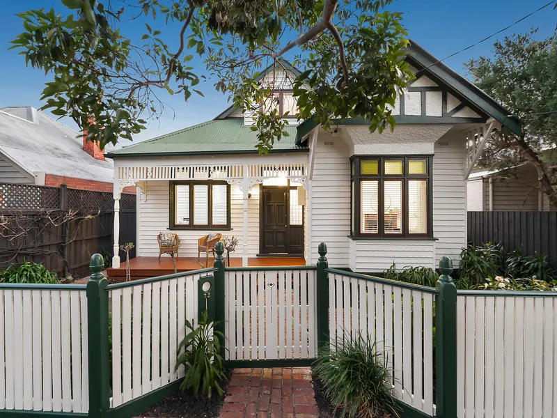 Family Elegance in a Superb Location