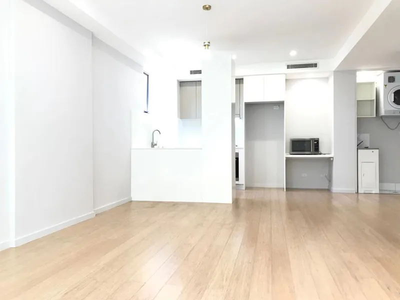 Modern two bedroom apartment in the heart of Epping
