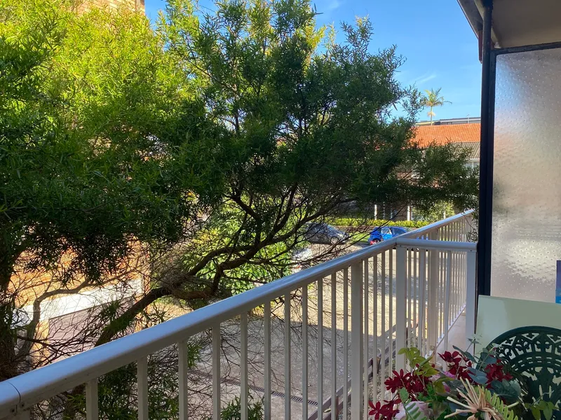 Spacious Beachside Unit