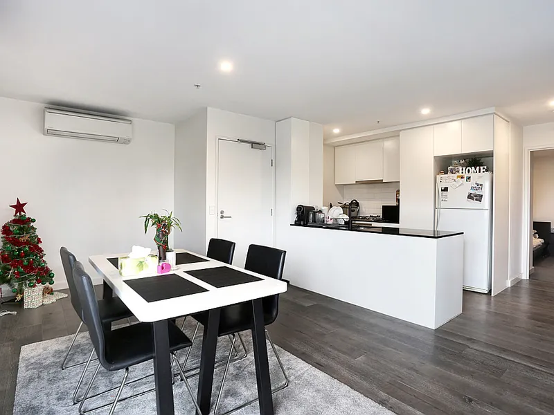 Live large and close to it all!