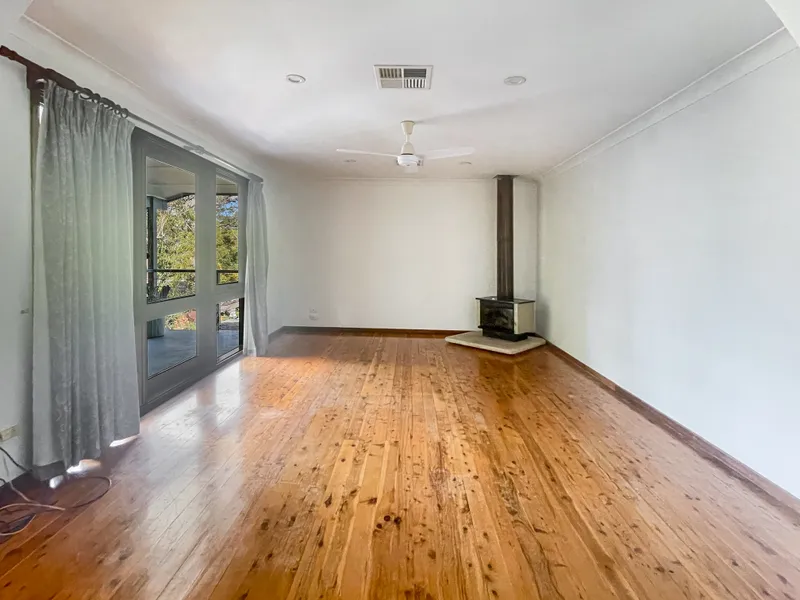 Brick & tile home with ducted RC AC