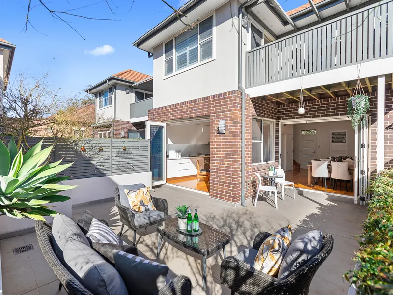 Freestanding Garden Townhouse Conveniently Located in the Heart of Hunters Hill