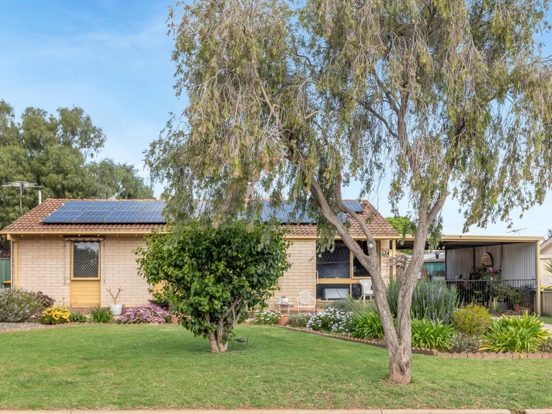 STUNNING 3 BEDROOM FAMILY HOME + GRANNY FLAT