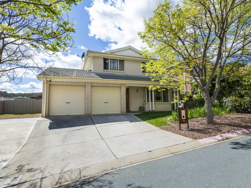 AUCTION UNLESS SOLD PRIOR BED 4 BATH 2 CAR 2 Bidders Guide Low to Mid $800,000's