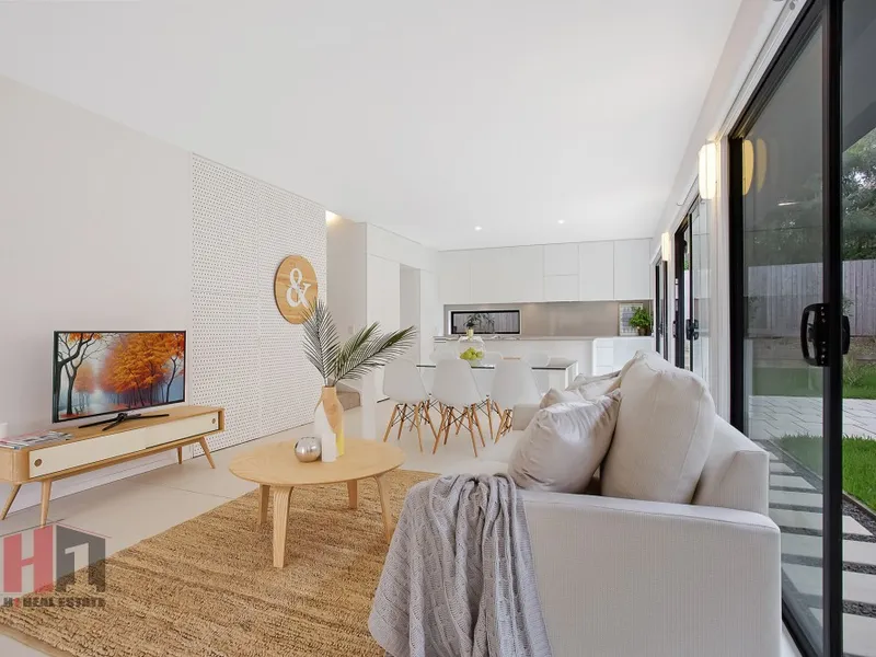 Rare Spacious Free Standing TOWNHOUSE