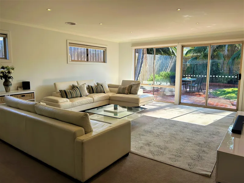 4 BEDROOM ENTERTAINER WITH SUN DRENCHED REAR GARDEN