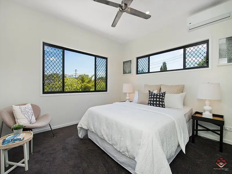 STUNNING 3 BEDROOM TOWNHOUSE