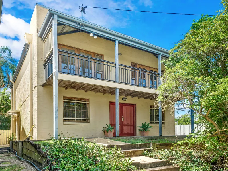 Incredible Investment or Renovation Opportunity in Blue-Chip Area