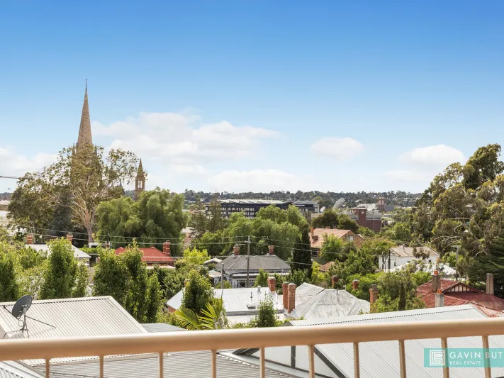 Magnificent views over Bendigo- simply magic!