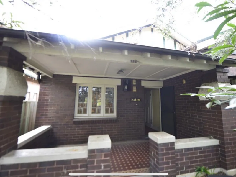 4 Bedroom house in heart of Burwood