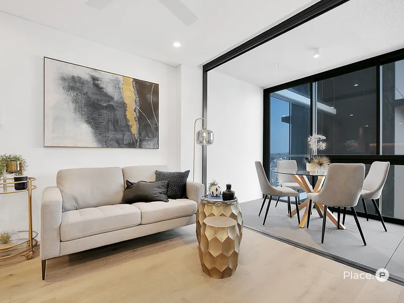 Stylish near new inner-city apartment with resort style living and show stopping views