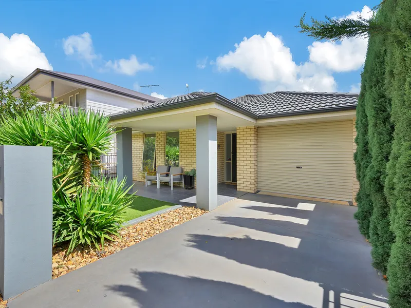 Solar Power, Ducted A/C, Outdoor Entertainment Area