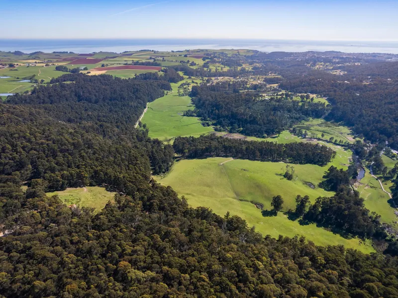 LIFESTYLE ACREAGE CLOSE TO DEVONPORT